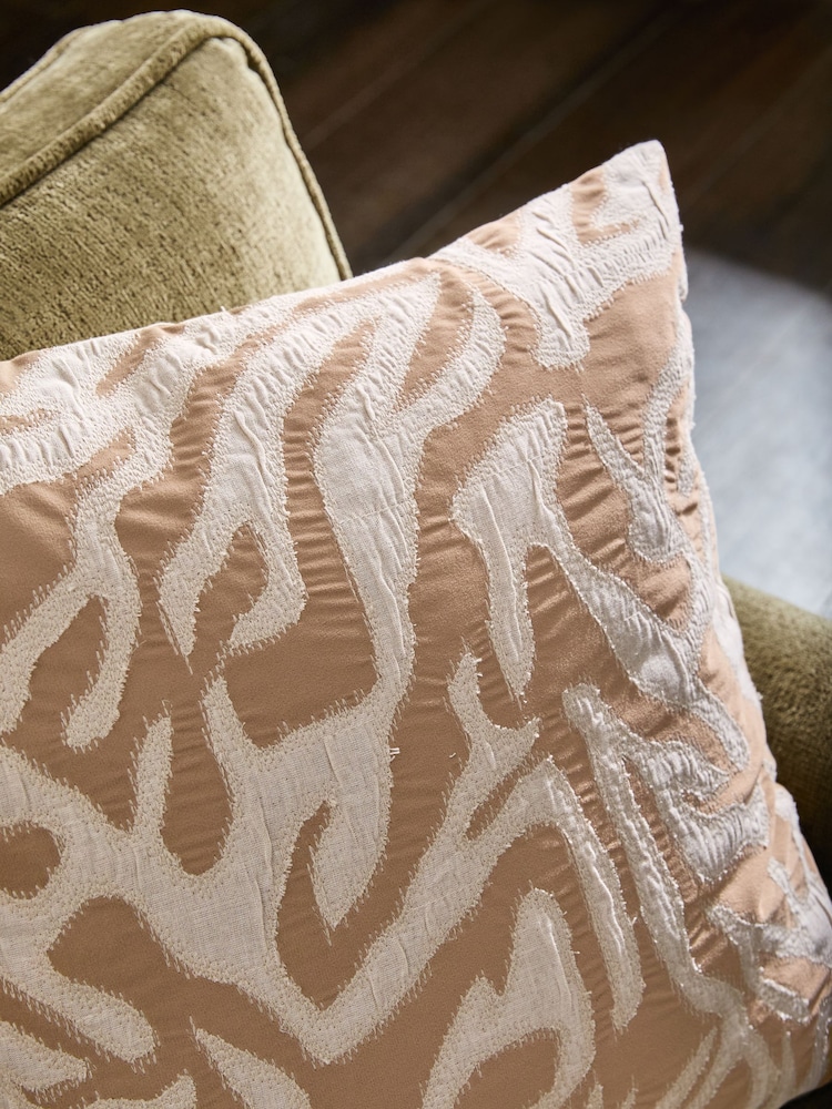 Abstract Velvet Dune Cushion - Bild 2 von 5 Abstract Velvet Dune Cushion - Bild 2 von 5