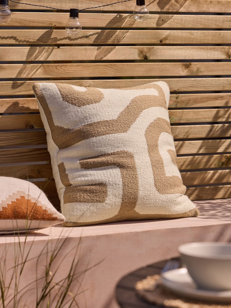 Indoor Outdoor Abstract Wiggle Cushion - صورة 1 من 5 Indoor Outdoor Abstract Wiggle Cushion - صورة 1 من 5