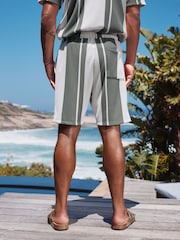 Green/White Co-ord - Shorts aus Jersey mit strukturiertem Streifenmuster - Image 3 of 9