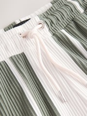 Green/White Co-ord - Shorts aus Jersey mit strukturiertem Streifenmuster - Image 8 of 9