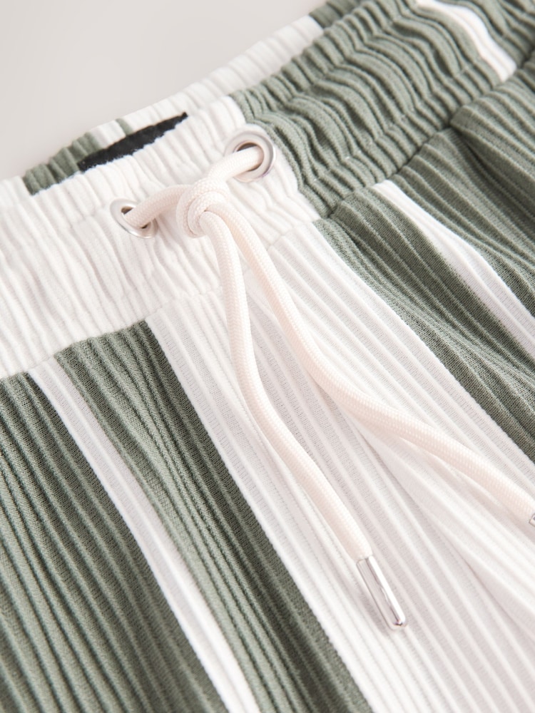 Green/White Co-ord - Shorts aus Jersey mit strukturiertem Streifenmuster - Image 8 of 9