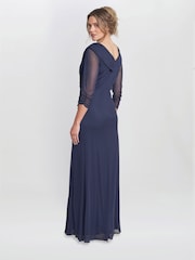 Gina Bacconi Georgina Maxi-Kleid mit Kragendetail und Perlenbesatz in Blau - Bild 2 von 5