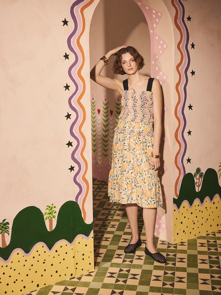 Cath Kidston Yellow Strawberry Garden Ruched Midi 100% Cotton Dress - Image 2 of 7 Cath Kidston Yellow Strawberry Garden Ruched Midi 100% Cotton Dress - Image 2 of 7