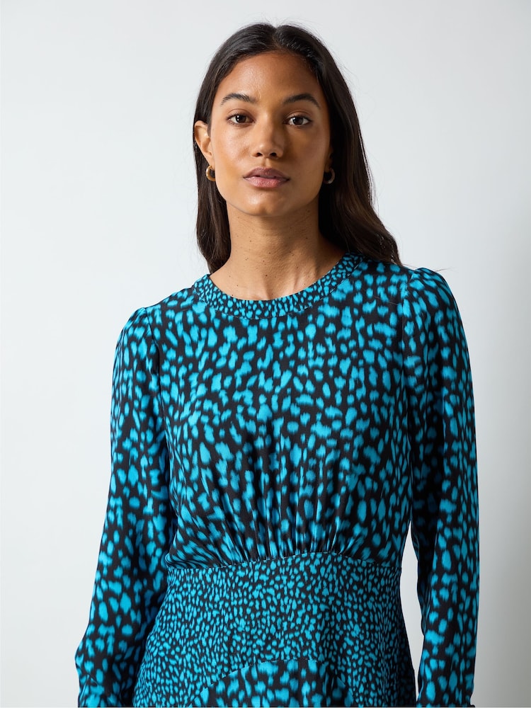 Ro&Zo Blue RO&Zo Blue Dash Print Godet Detail Dress - Image 3 of 3