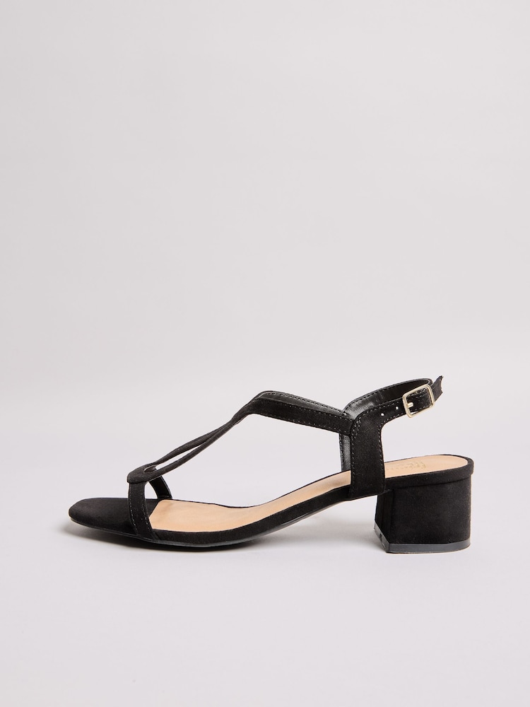 Negro - Friends Like These Bajo Block Heels T-Bar Strap Faux Leather Sandals - Imagen 5 de 5 Negro - Friends Like These Bajo Block Heels T-Bar Strap Faux Leather Sandals - Imagen 5 de 5