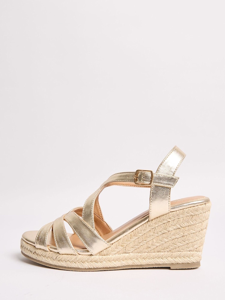 Gold - Friends Like These Sandalen mit mittlerem Keilabsatz und mehreren Riemen - Bild 5 von 5