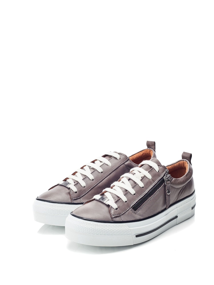 Moda In Pelle FILICIAN CHUNKY LEATHER TRAINER WITH ZIP AND LACE-UP CLOSURE - Image 4 of 5