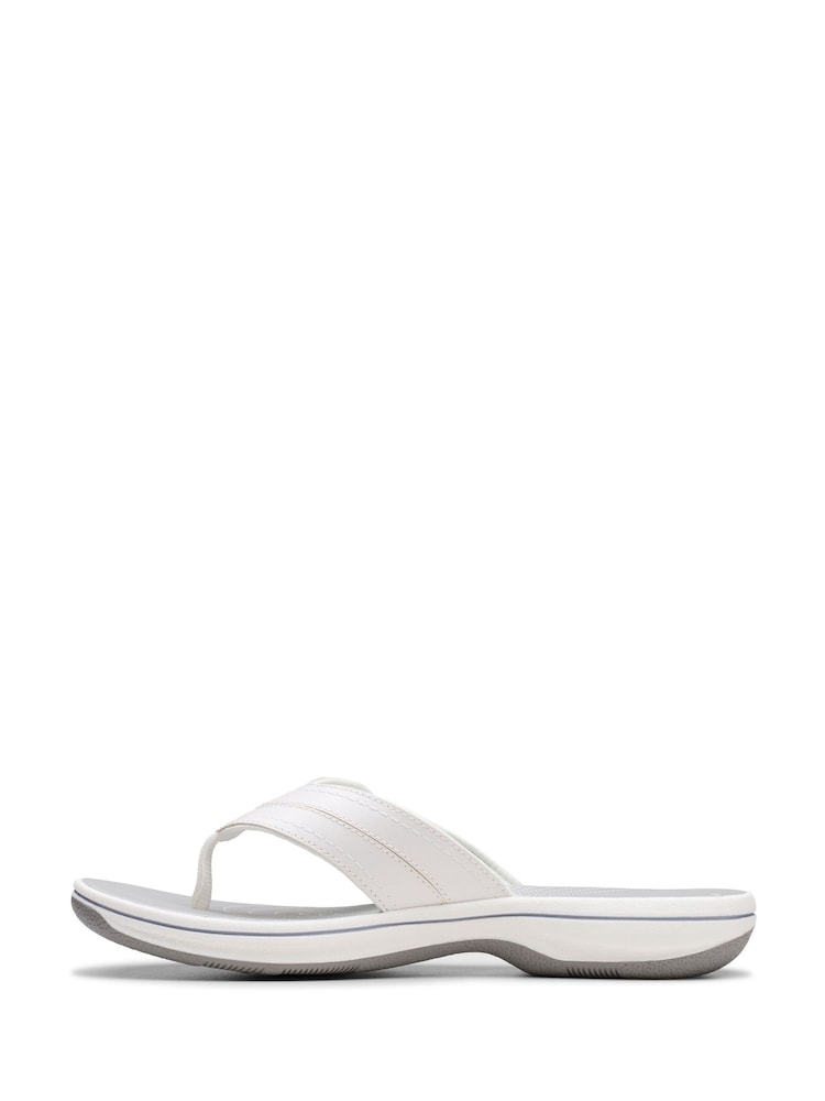 Blanco - Clarks Essentials Brinkley Toe Post Flip Flops - Imagen 2 de 7