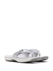 Plateado - Clarks Essentials Brinkley Toe Post Flip Flops - Imagen 4 de 7