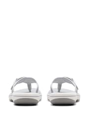 Plateado - Clarks Essentials Brinkley Toe Post Flip Flops - Imagen 6 de 7