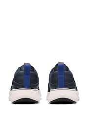 Mornarica - Clarks športni copati Essentials Motion Trex MX - Slika 5 iz 7