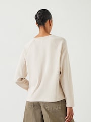 Crema - Hush Matilda 100% Cotton Raglan T-Shirt - Imagen 3 de 4
