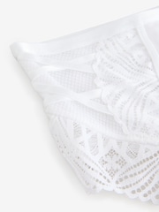 String Lipsy Geo en dentelle taille haute pour le contrôle du ventre - Image 8 de 8