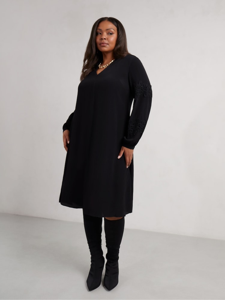 Live Unlimited Curve jurk met kanten detail en lange mouwen - Image 2 of 4
