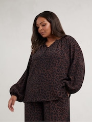 Live Unlimited Curve Leopard Imprimeu Button Front Bluze - Image 4 of 7