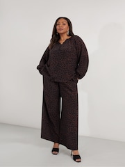 Live Unlimited Curve Leopard Imprimeu Button Front Bluze - Image 5 of 7