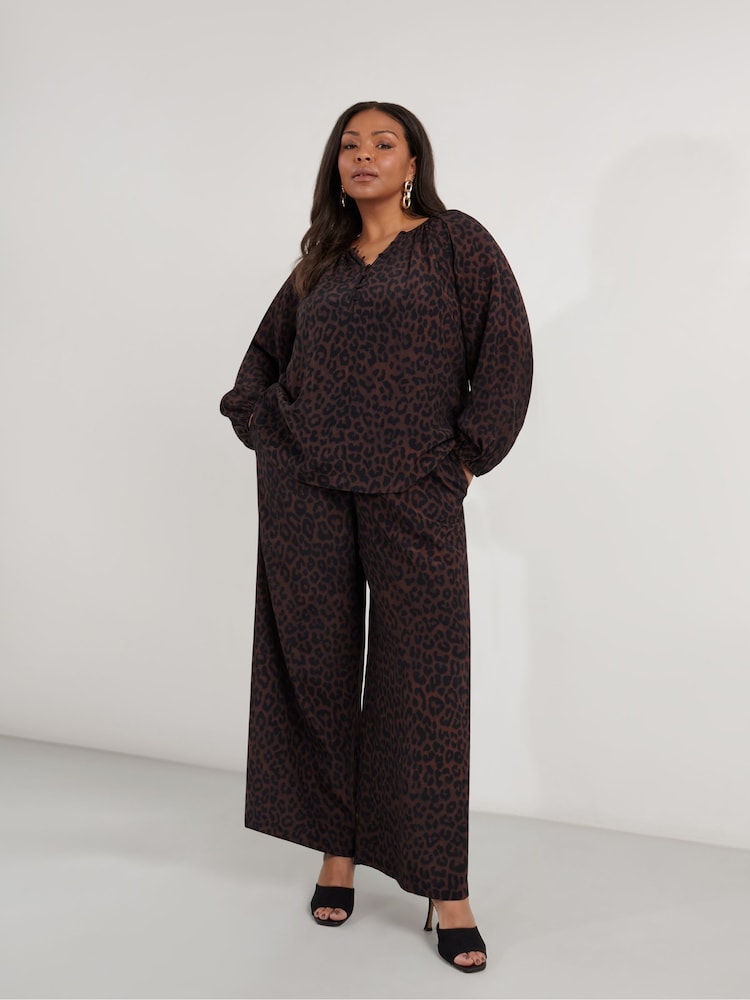 Live Unlimited Curve Leopard Imprimeu Button Front Bluze - Image 5 of 7