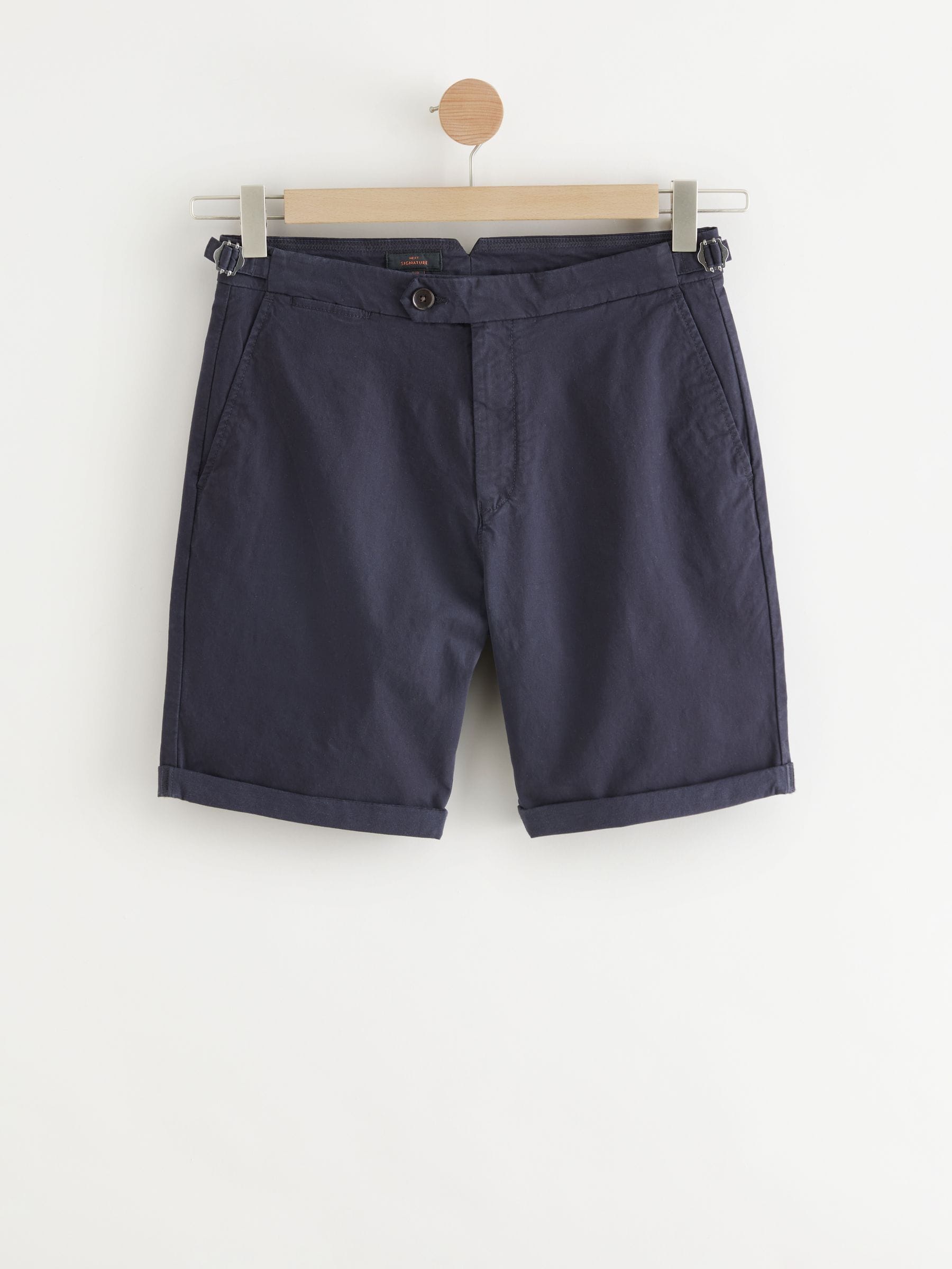 Cumpără Bleumarin - Pantaloni scurți chino cu amestec de mătase