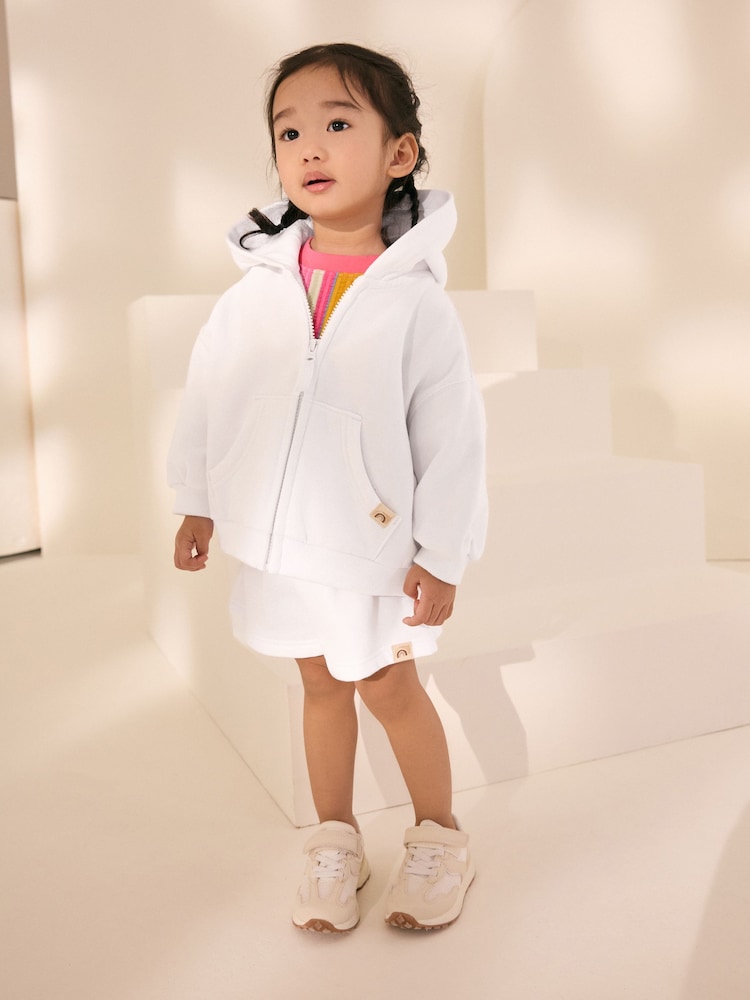 White Shorts (3mths-7yrs) - Image 2 of 8