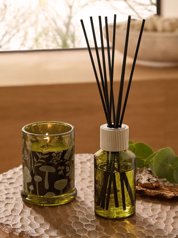 Black/Green Oakmoss Diffuser and Candle Set - Image 2 of 4