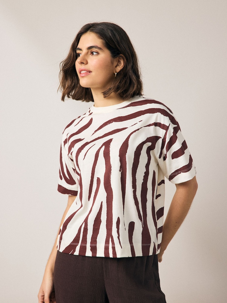 Zebra Print White/Brown - Short Sleeve Crew Neck 100% Cotton T-Shirt - Imagen 1 de 8 Zebra Print White/Brown - Short Sleeve Crew Neck 100% Cotton T-Shirt - Imagen 1 de 8