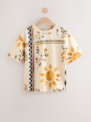 Ecru White Sunflower Floral Placement Print - تيشرت من القطن 100% بكُم قصير وياقة بحافة مستديرة - صورة 5 من 7