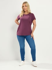 Yours Curve Green Core Short Sleeve T-Shirts 3 Pack - Image 3 of 6