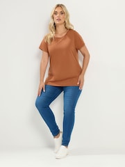Yours Curve Green Core Short Sleeve T-Shirts 3 Pack - Image 4 of 6