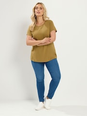 Yours Curve Green Core Short Sleeve T-Shirts 3 Pack - Image 5 of 6