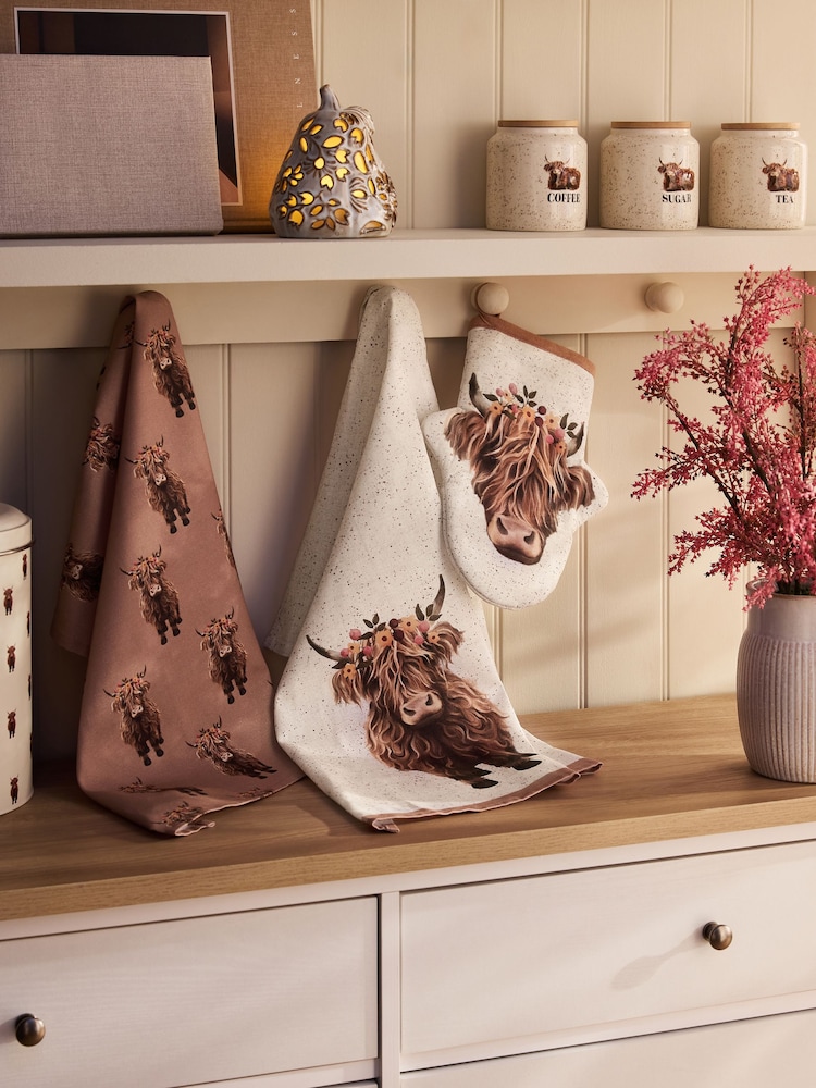 3 Piece Natural Hamish the Highland Cow Tea Towel and Mitt Bundle - Image 1 of 4