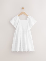白色 - 褶皱细节夏日连衣裙（3-16岁） - 8的图像5｝