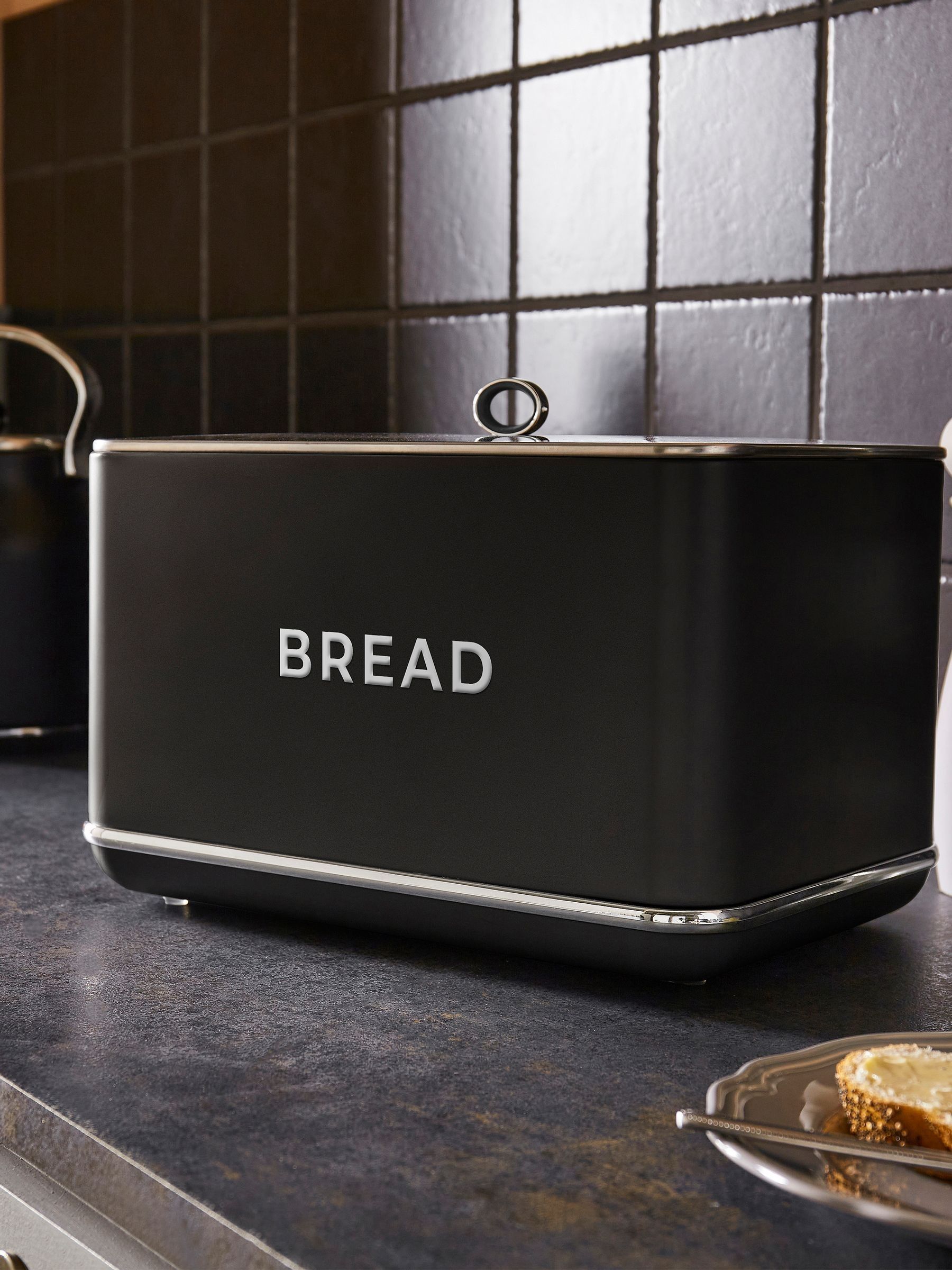 Tower Unisex Black Renaissance Bread Bin, 16L Capacity, Simple Pull Lid, T826175blk | Size: A - Image 5
