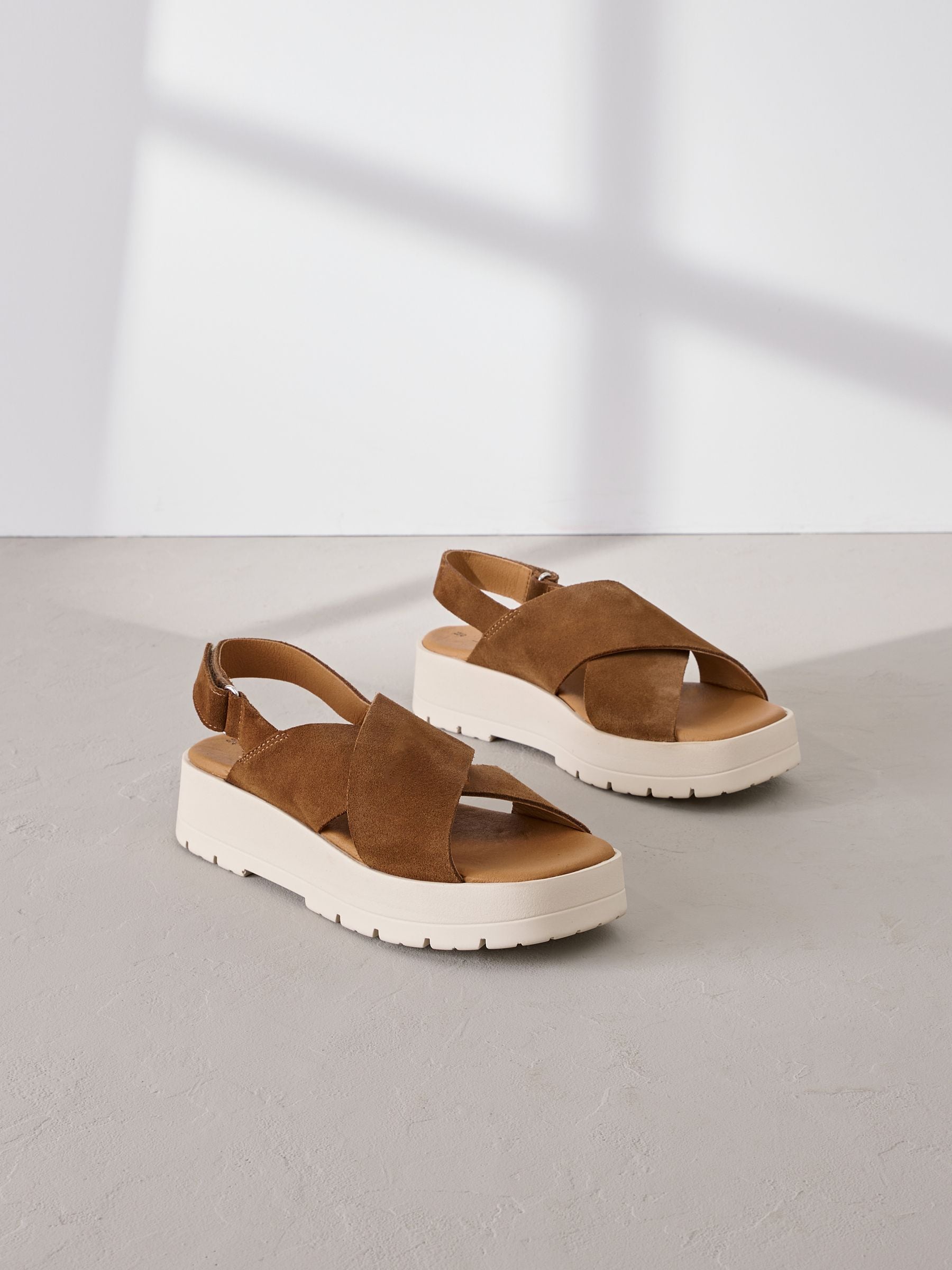 e Cox 美品SAND SUEDE size 8 Women's ECCO® Metropole Seoul Suede Heeled Slingback Sandal