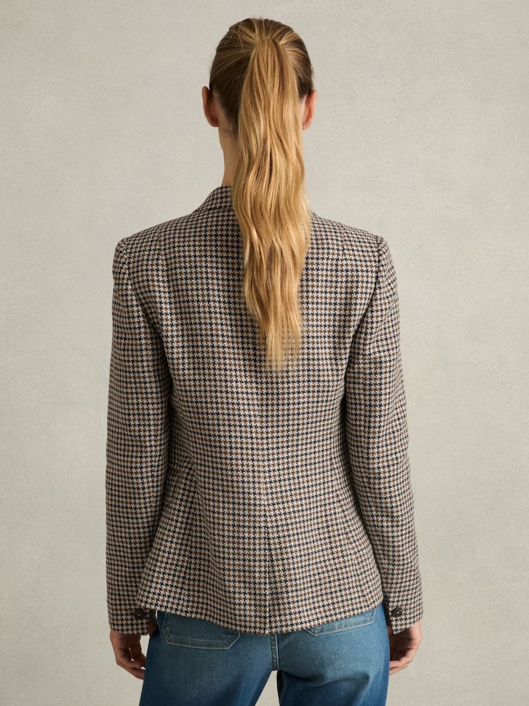 Reiss Navy Neutral Check Evie Cotton-Linen Double-Breasted Houndstooth-Check Blazer - Image 6 of 7