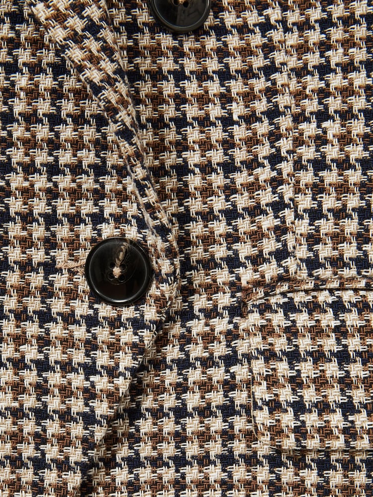 Reiss Navy Neutral Check Evie Cotton-Linen Double-Breasted Houndstooth-Check Blazer - Image 7 of 7