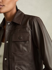 Reiss Burgundy Ely Leather Trucker Jacket - Image 4 of 6