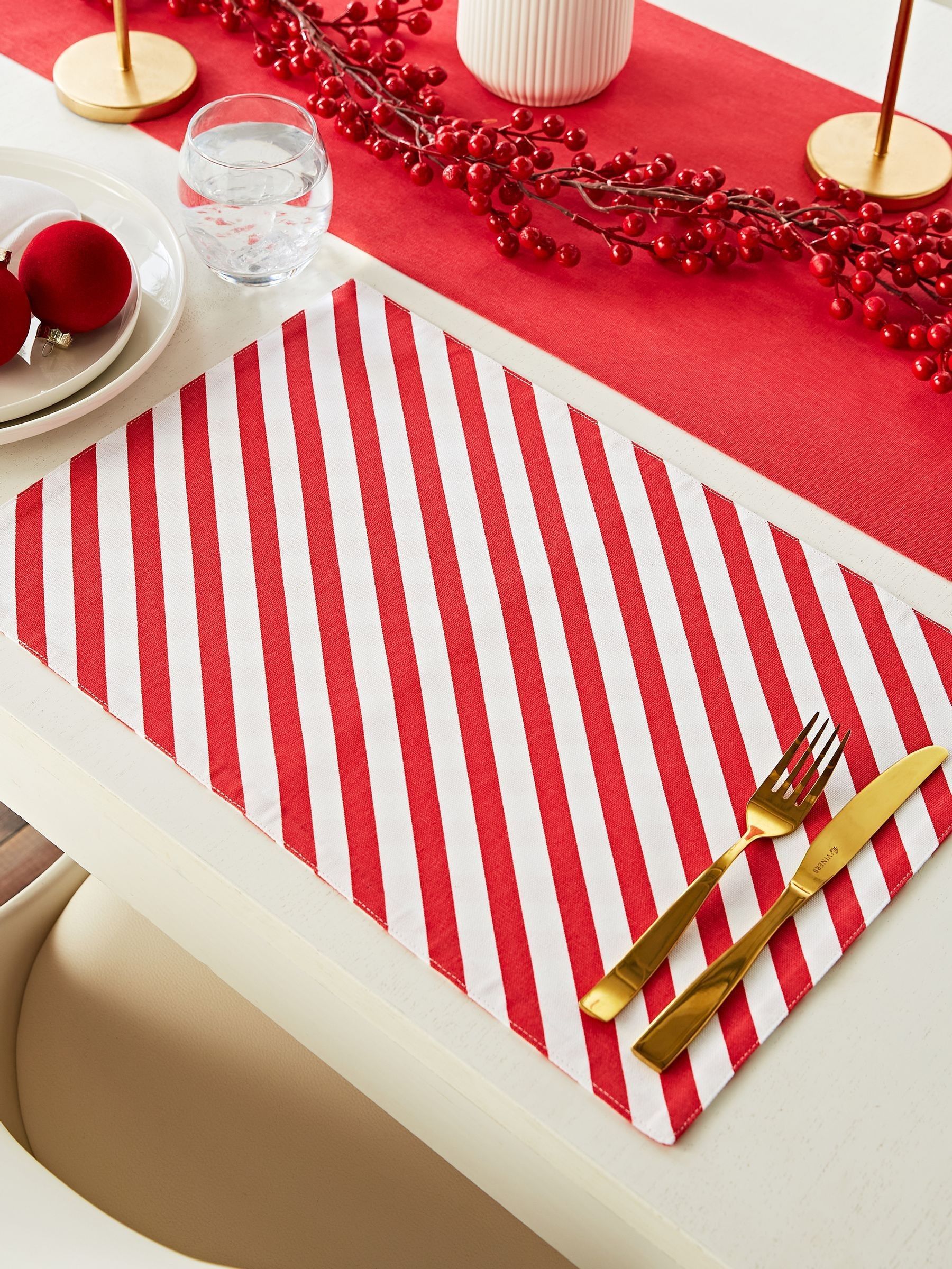 Catherine Lansfield Unisex Red 'Christmas Candy Cane' Cotton Dining Placemat 4 Pack In - Image 5