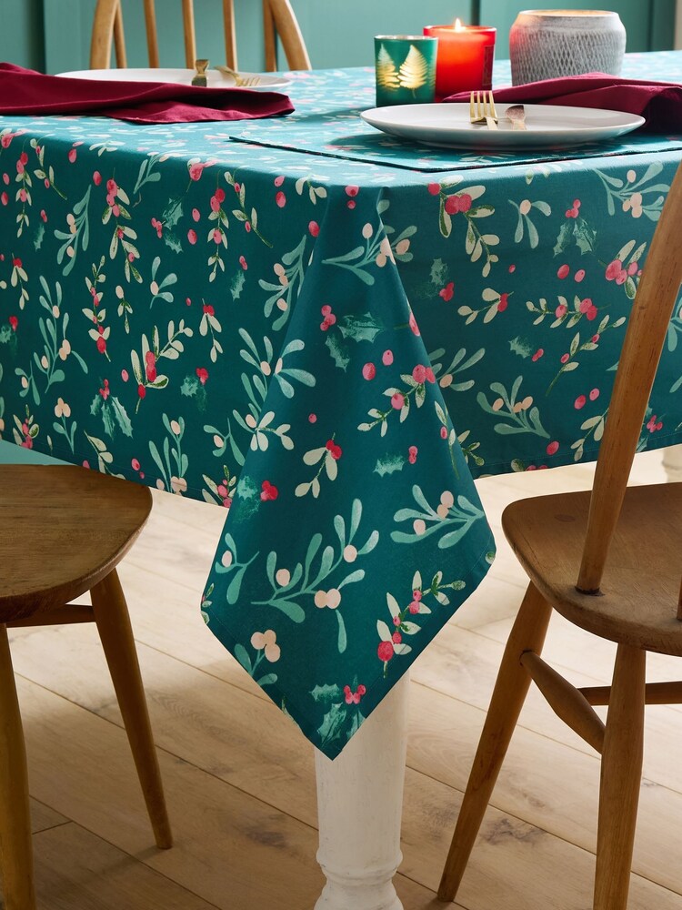 Catherine Lansfield Green Christmas Holly & Mistletoe 100% Cotton Table Cloth - Image 2 of 2