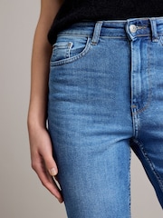 ONLY Blue Becca Extra High Waist Straight Leg Jeans With Comfort Stretch - Image 3 of 5
