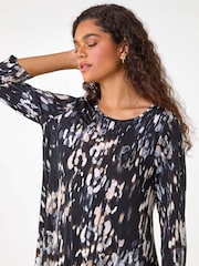 Roman Black Abstract Print Tunic - Image 3 of 6
