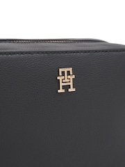 Tommy Hilfiger Black Soft Logo Camera Bag - Image 3 of 5