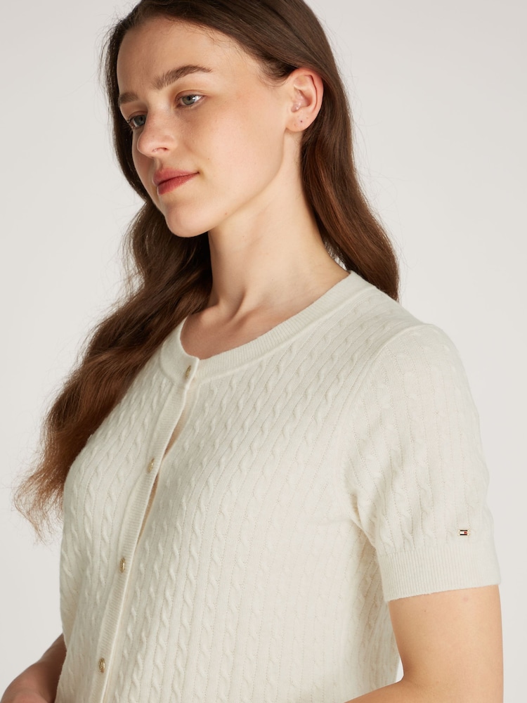 Cárdigan de manga corta con cuello redondo de ochos de Tommy Hilfiger - Imagen 2 de 6 Cárdigan de manga corta con cuello redondo de ochos de Tommy Hilfiger - Imagen 2 de 6