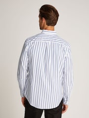 Tommy Hilfiger Regular Fit Flex 100% Cotton Poplin Nautical Stripe Shirt - Imagen 2 de 6