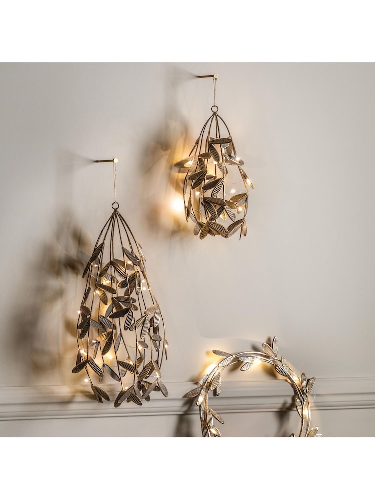 Gallery Home Large Mistletoe Bundle With LED Gold 360x360x440mm - Image 1 of 4