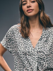 Animal Print Relaxed Fit Short Sleeve Overhead V-Neck Blouse - Image 4 of 7