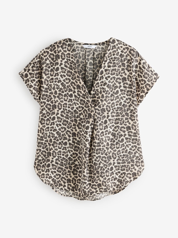 Animal Print Relaxed Fit Short Sleeve Overhead V-Neck Blouse - Image 5 of 7