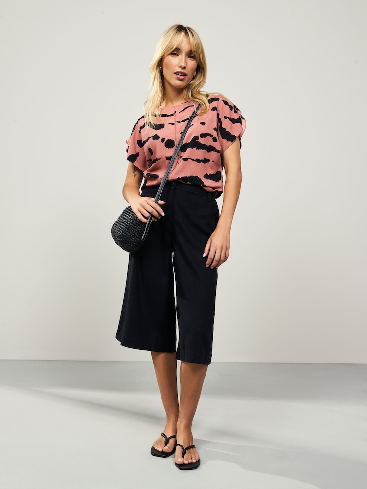 Pink/Black Flutter Sleeve Textured Smart Top - Image 2 of 7 Pink/Black Flutter Sleeve Textured Smart Top - Image 2 of 7