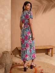 Love & Roses Blue Tropical Sweetheart Neck Short Sleeve Midi Dress - Image 3 of 4