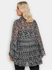 Yours Curve Black Pleated Back Shirt - Image 3 of 5