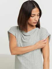 PixieGirl Petite – geripptes Top mit Wasserfallausschnitt - Bild 4 von 5